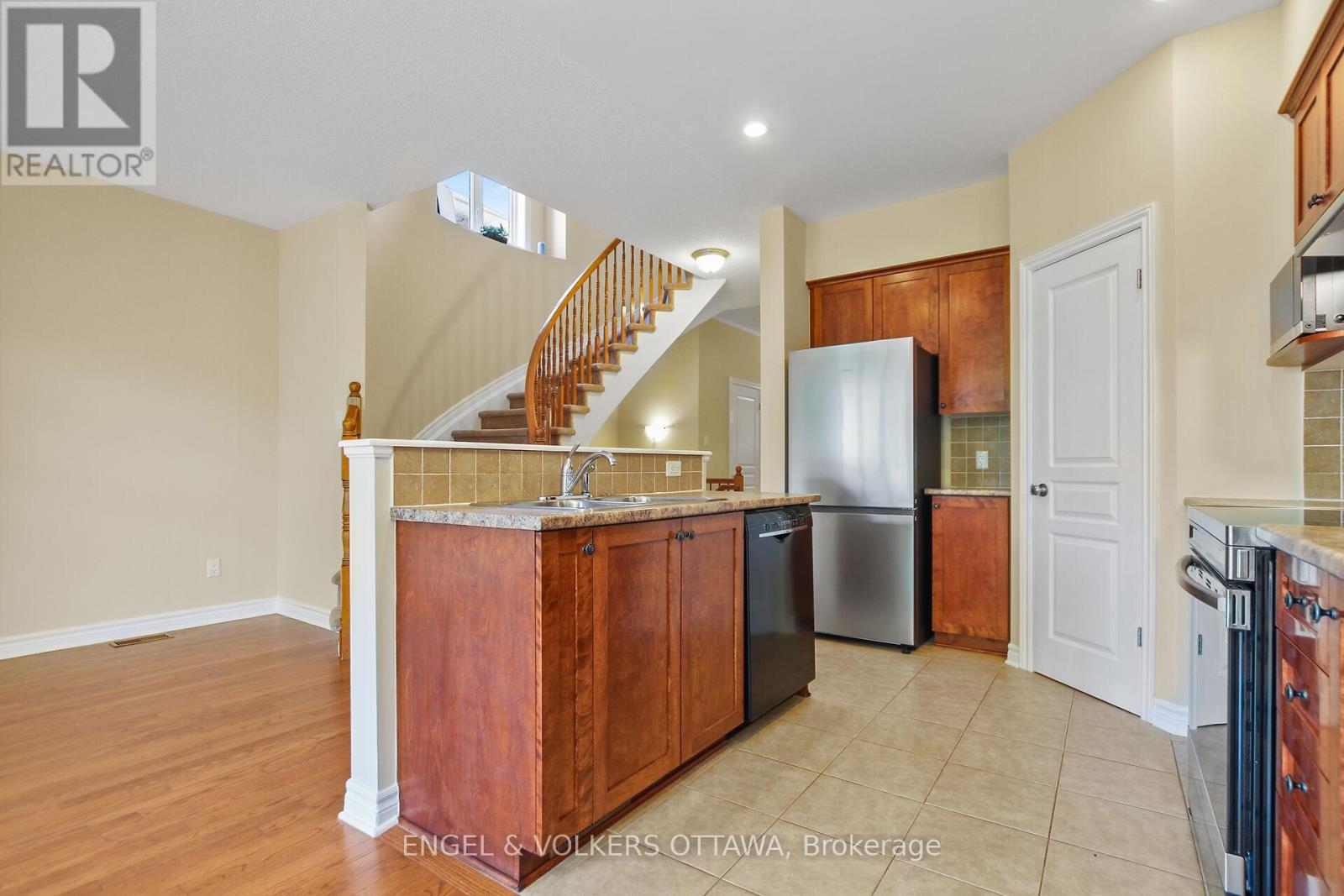 126 Hornchurch Lane, Ottawa, Ontario  K2J 0A6 - Photo 10 - X12201326