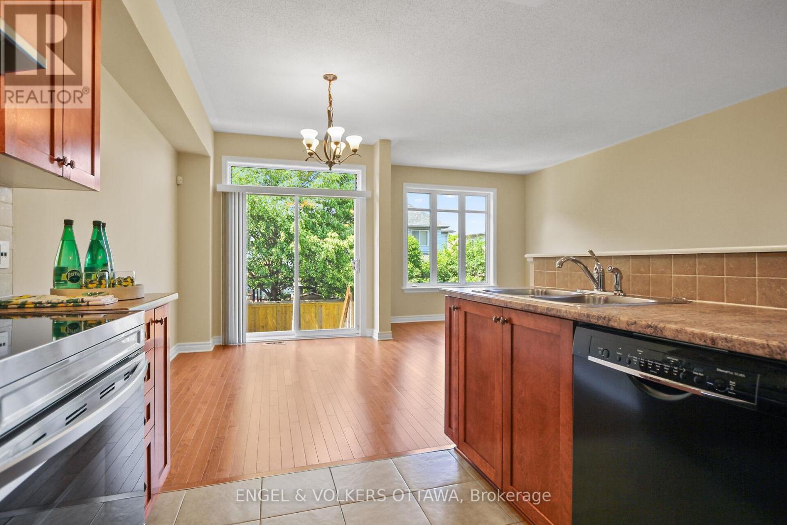 126 Hornchurch Lane, Ottawa, Ontario  K2J 0A6 - Photo 11 - X12201326