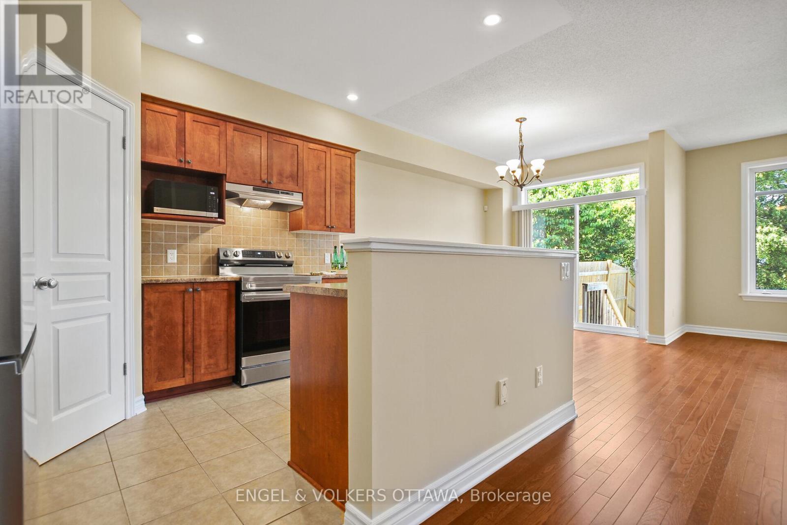 126 Hornchurch Lane, Ottawa, Ontario  K2J 0A6 - Photo 12 - X12201326