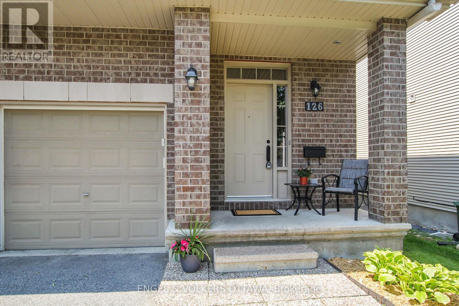 126 Hornchurch Lane, Ottawa, Ontario  K2J 0A6 - Photo 3 - X12201326