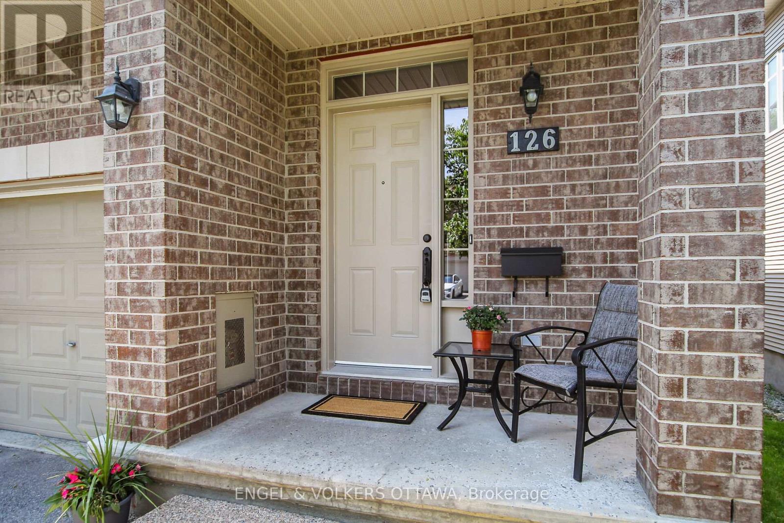 126 Hornchurch Lane, Ottawa, Ontario  K2J 0A6 - Photo 4 - X12201326