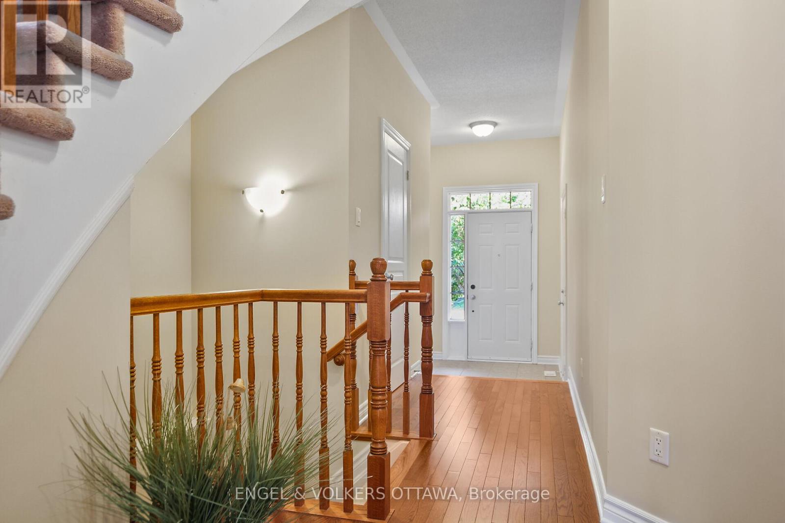 126 Hornchurch Lane, Ottawa, Ontario  K2J 0A6 - Photo 5 - X12201326