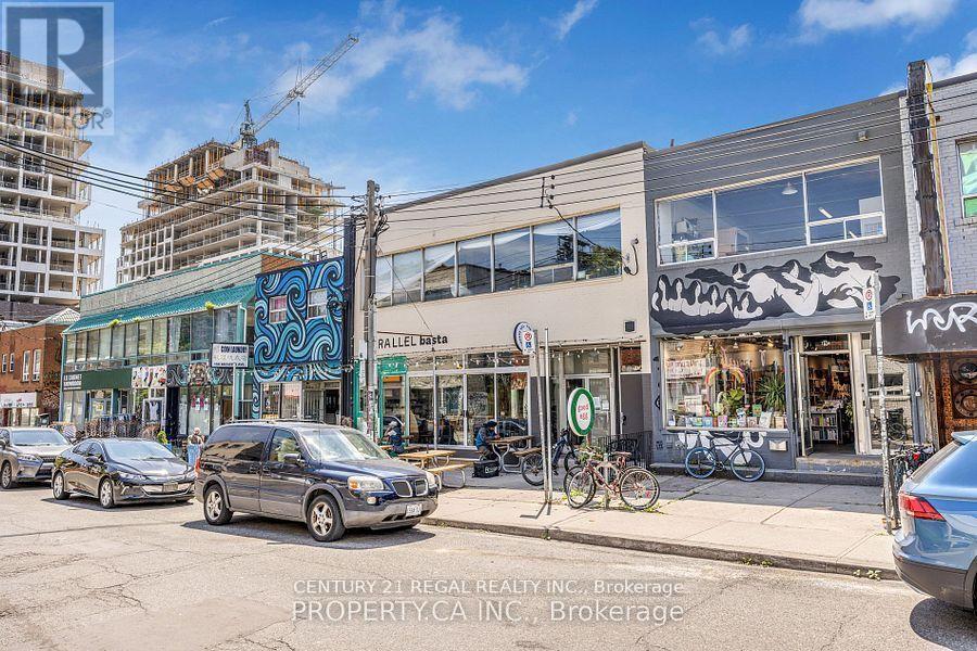 152 AUGUSTA AVENUE, Toronto, Ontario