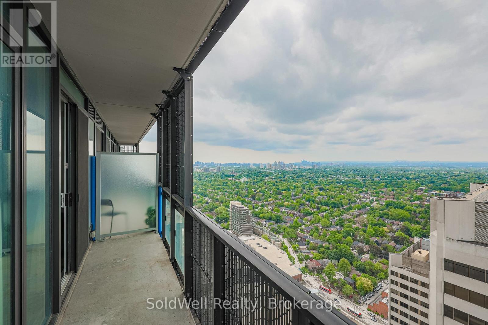3904 - 8 EGLINTON AVENUE E, Toronto, Ontario