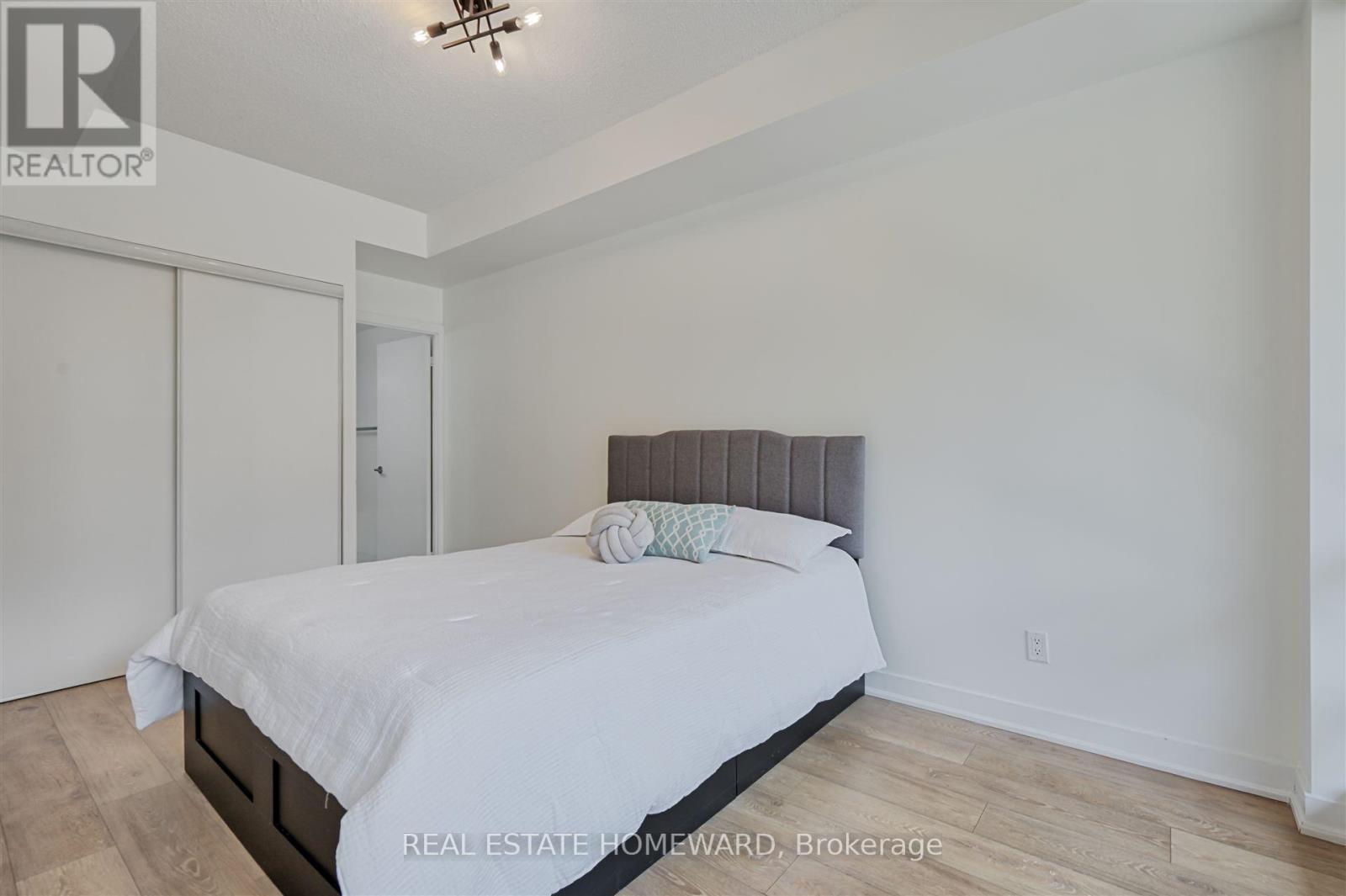 201 - 438 King Street W, Toronto, Ontario  M5V 3T9 - Photo 8 - C12201286