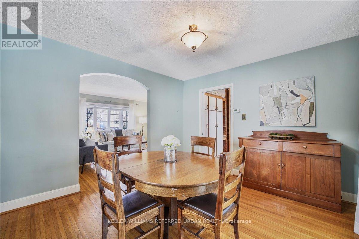 8 Abbotsford Road, Toronto, Ontario  M2N 2P7 - Photo 10 - C12201312