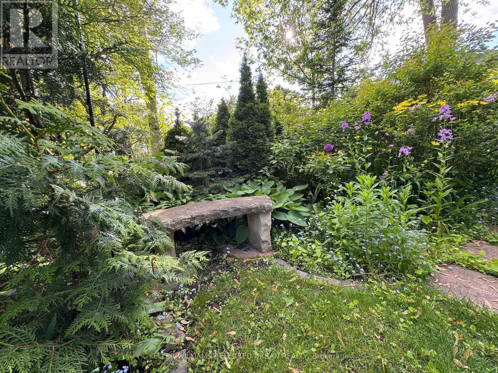 8 Abbotsford Road, Toronto, Ontario  M2N 2P7 - Photo 15 - C12201312