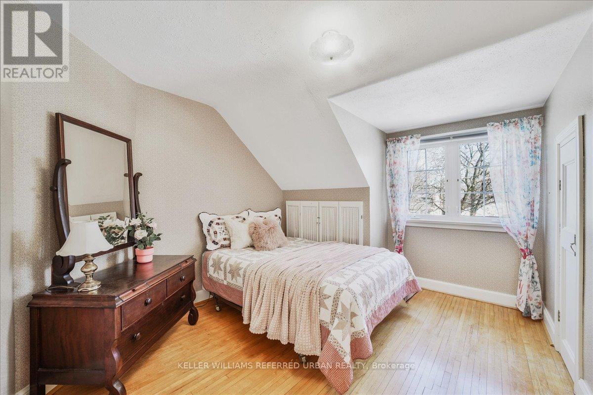 8 Abbotsford Road, Toronto, Ontario  M2N 2P7 - Photo 18 - C12201312