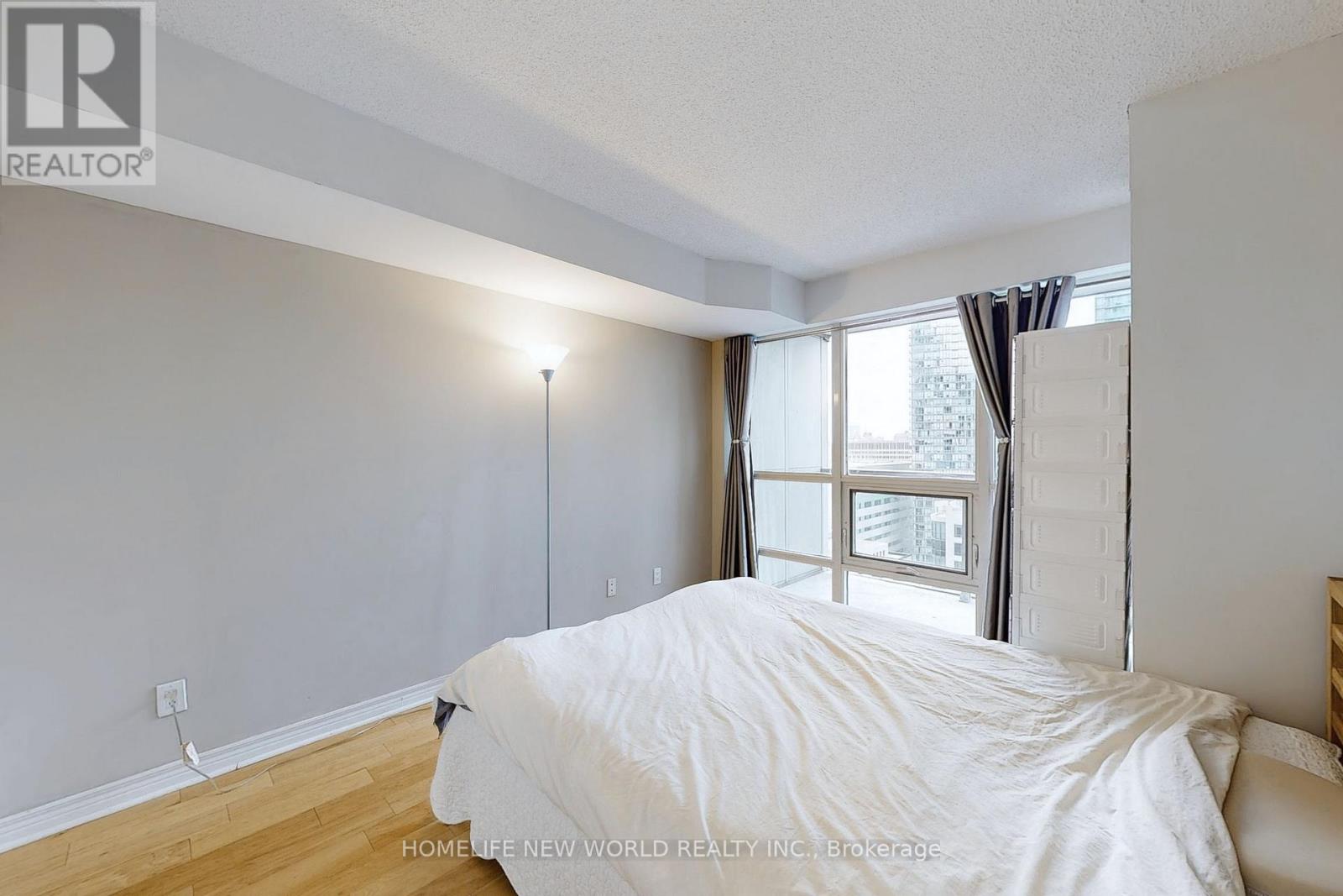 2301 - 763 Bay Street, Toronto, Ontario  M5G 2R3 - Photo 18 - C12201328
