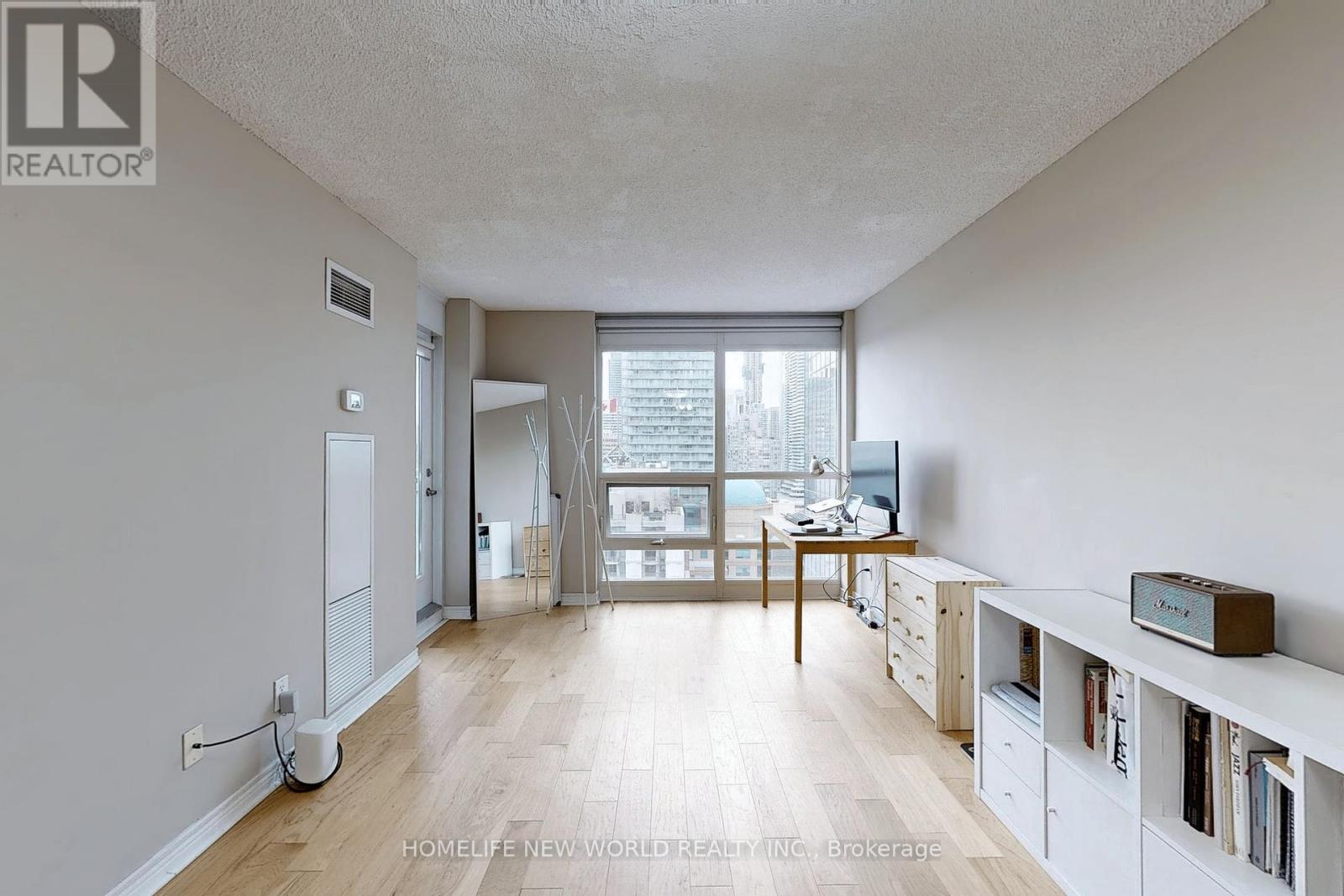 2301 - 763 Bay Street, Toronto, Ontario  M5G 2R3 - Photo 5 - C12201328