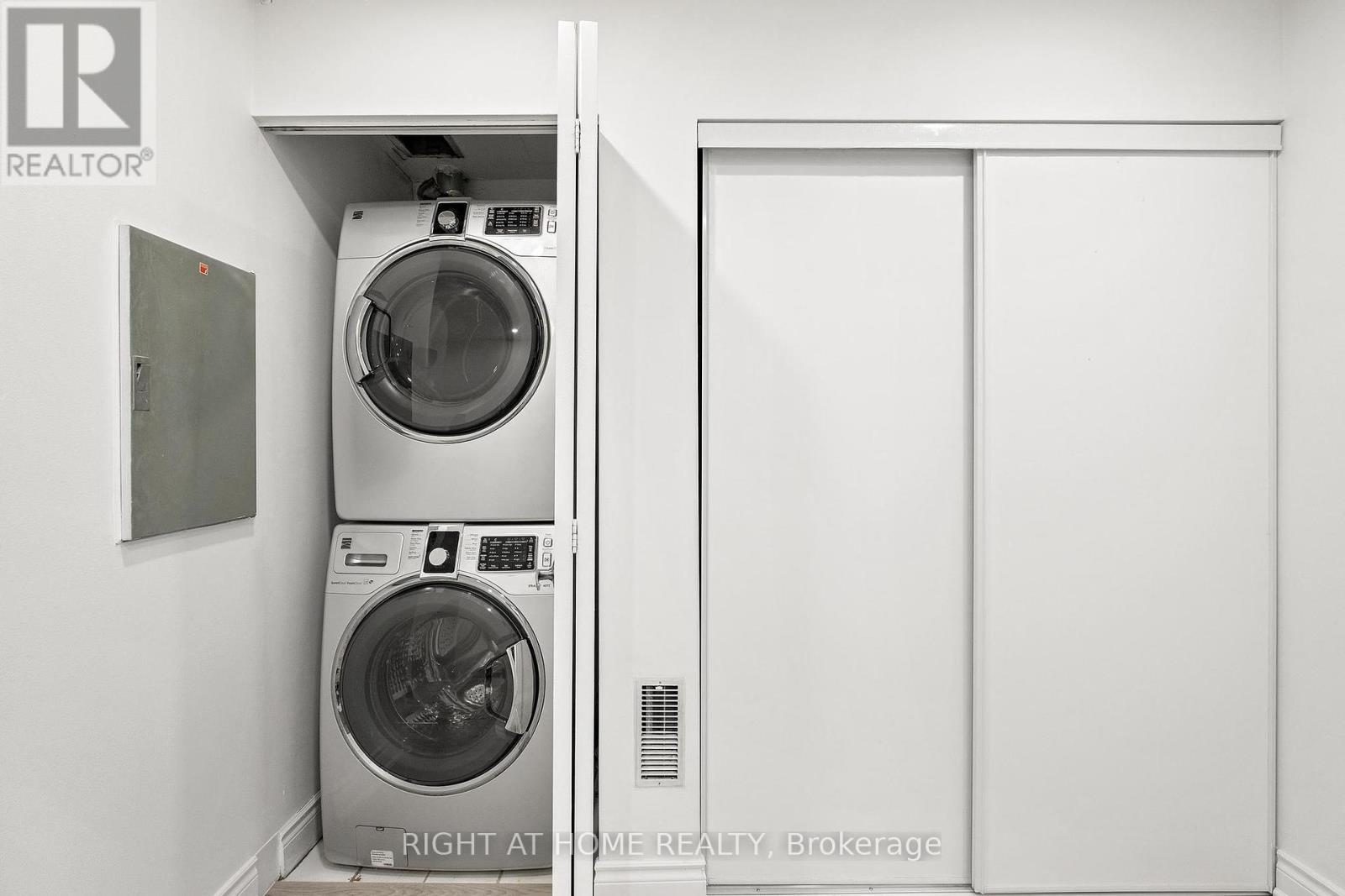 105 - 71 Mccaul Street, Toronto (Kensington-Chinatown), Ontario  M5T 2X1 - Photo 19 - C12201329