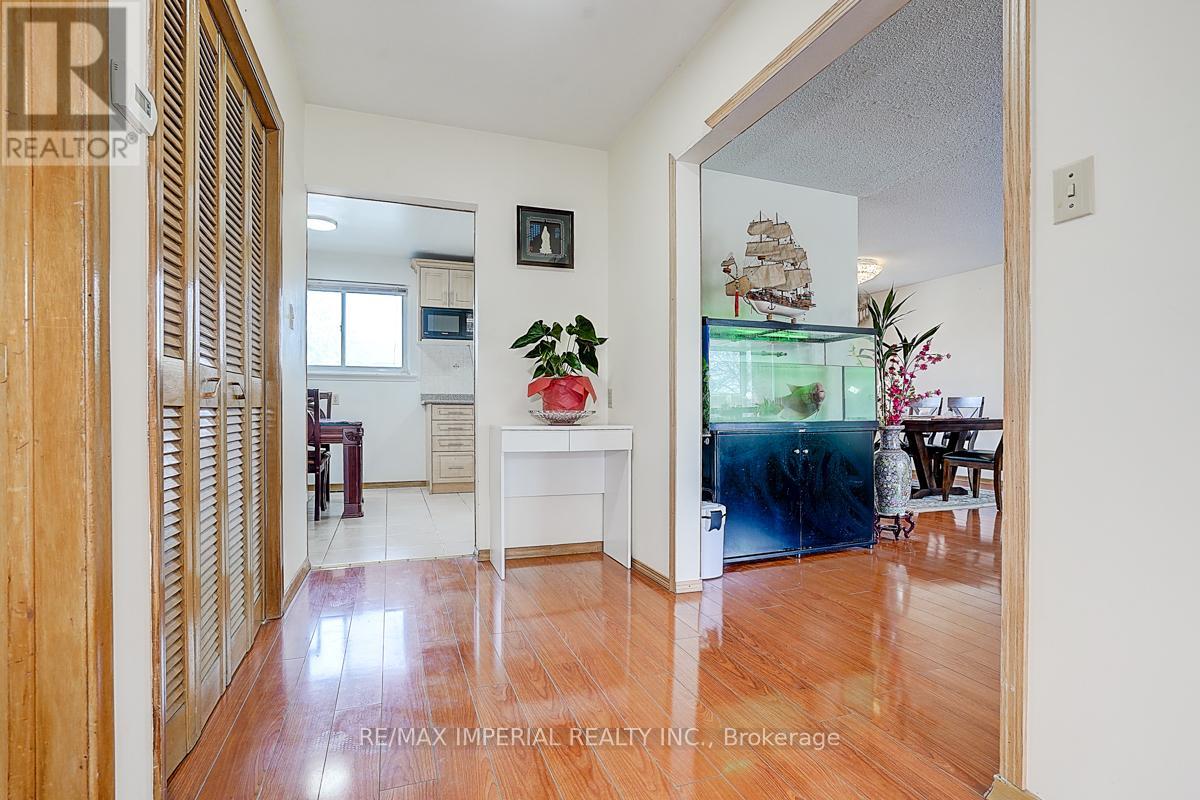 50 Glendower Circuit, Toronto, Ontario  M1T 2Z4 - Photo 8 - E12201315