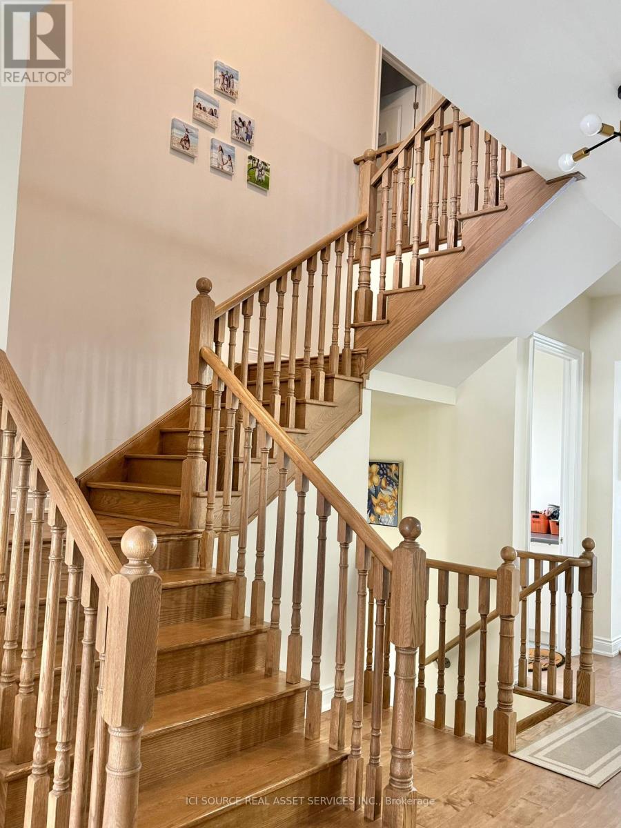 22 Settlers Crescent, Bradford West Gwillimbury, Ontario  L3Z 4N3 - Photo 5 - N12201295