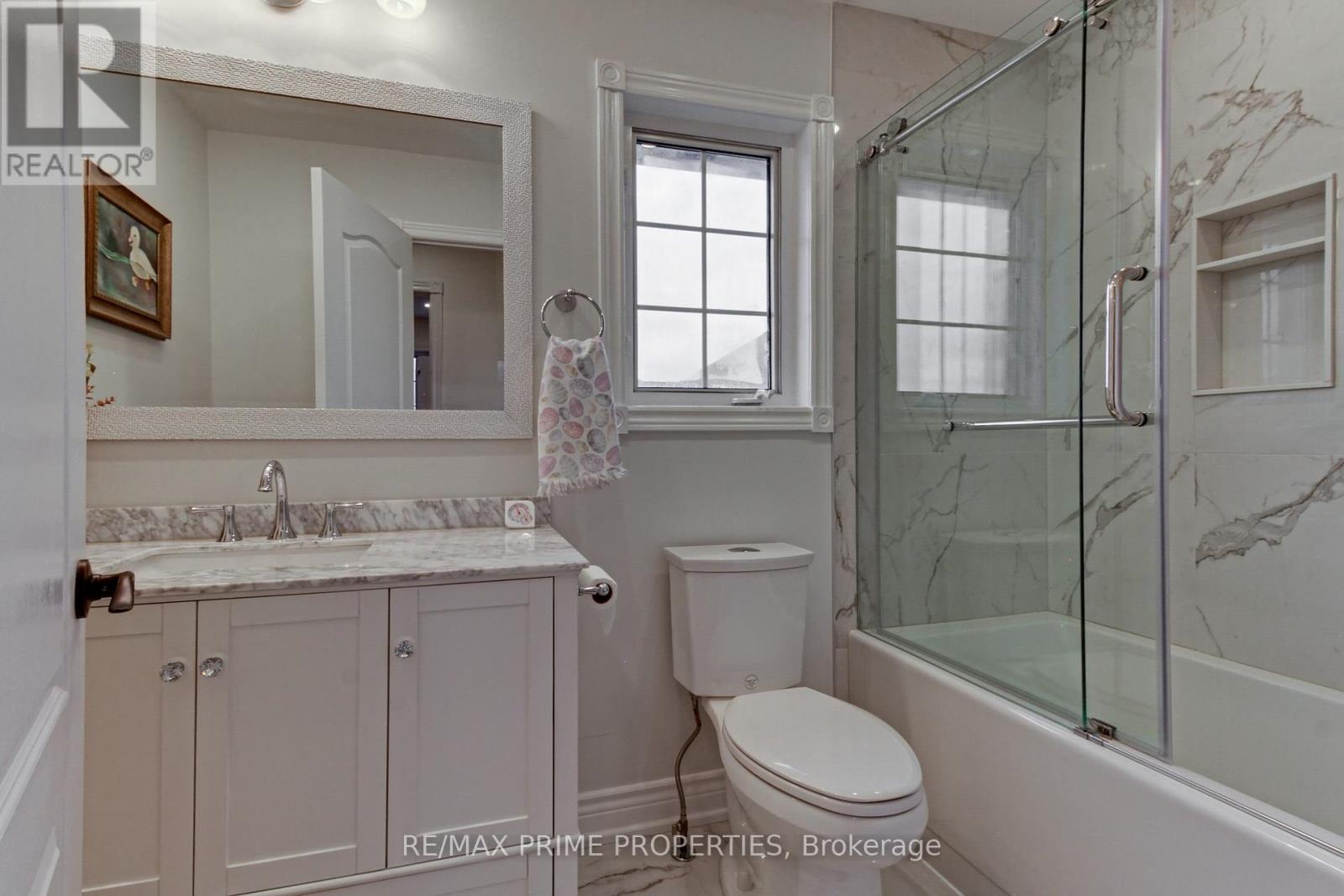 11 Kerfoot Crescent, Georgina, Ontario  L4P 4B8 - Photo 18 - N12201301