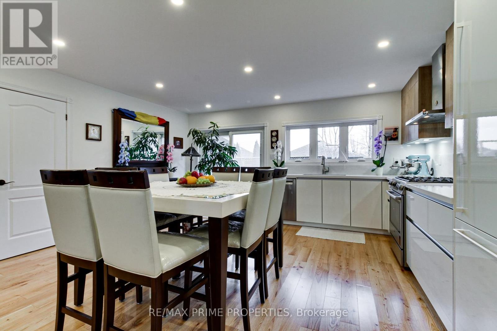 11 Kerfoot Crescent, Georgina, Ontario  L4P 4B8 - Photo 6 - N12201301