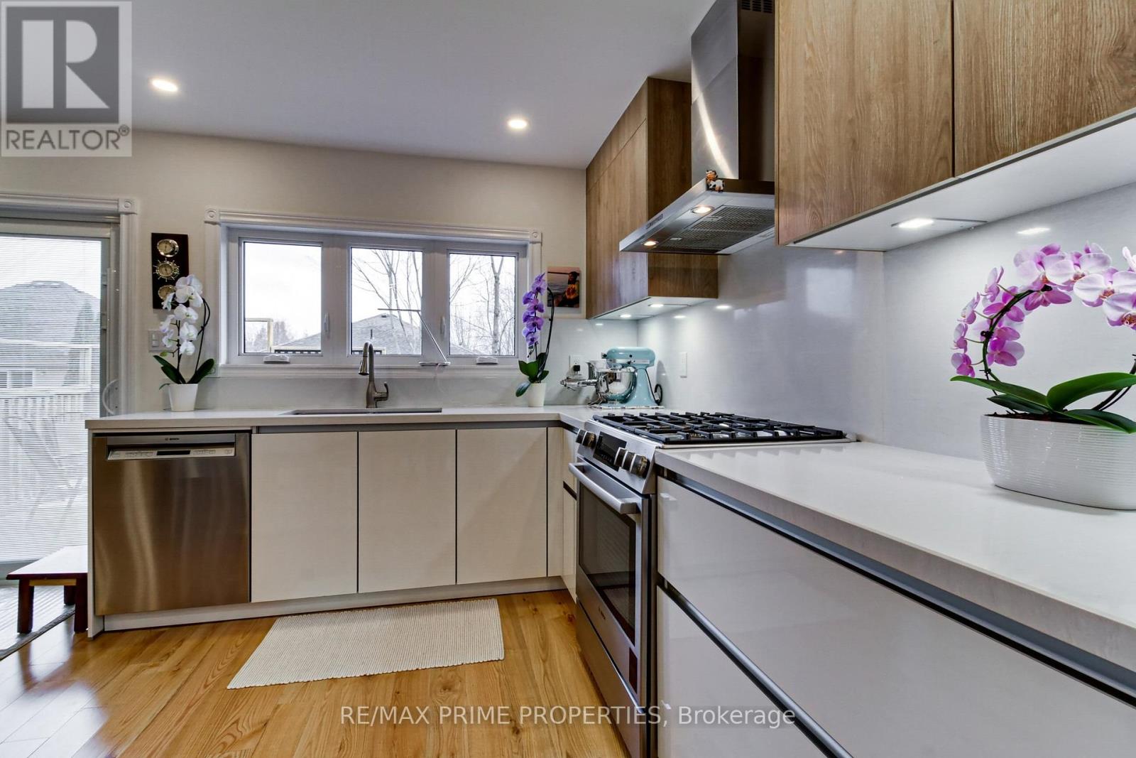 11 Kerfoot Crescent, Georgina, Ontario  L4P 4B8 - Photo 7 - N12201301