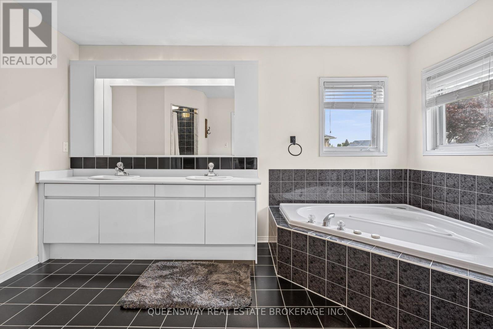 69 Cityview Circle, Barrie, Ontario  L4N 7V1 - Photo 26 - S12201283