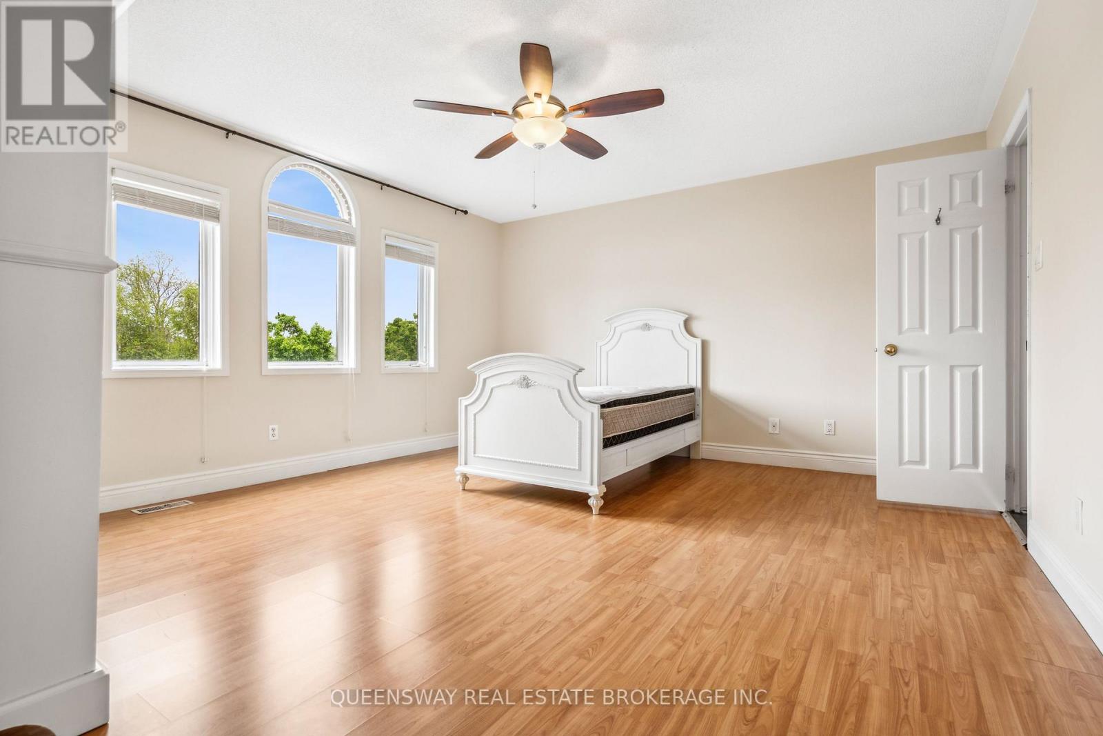 69 Cityview Circle, Barrie, Ontario  L4N 7V1 - Photo 34 - S12201283