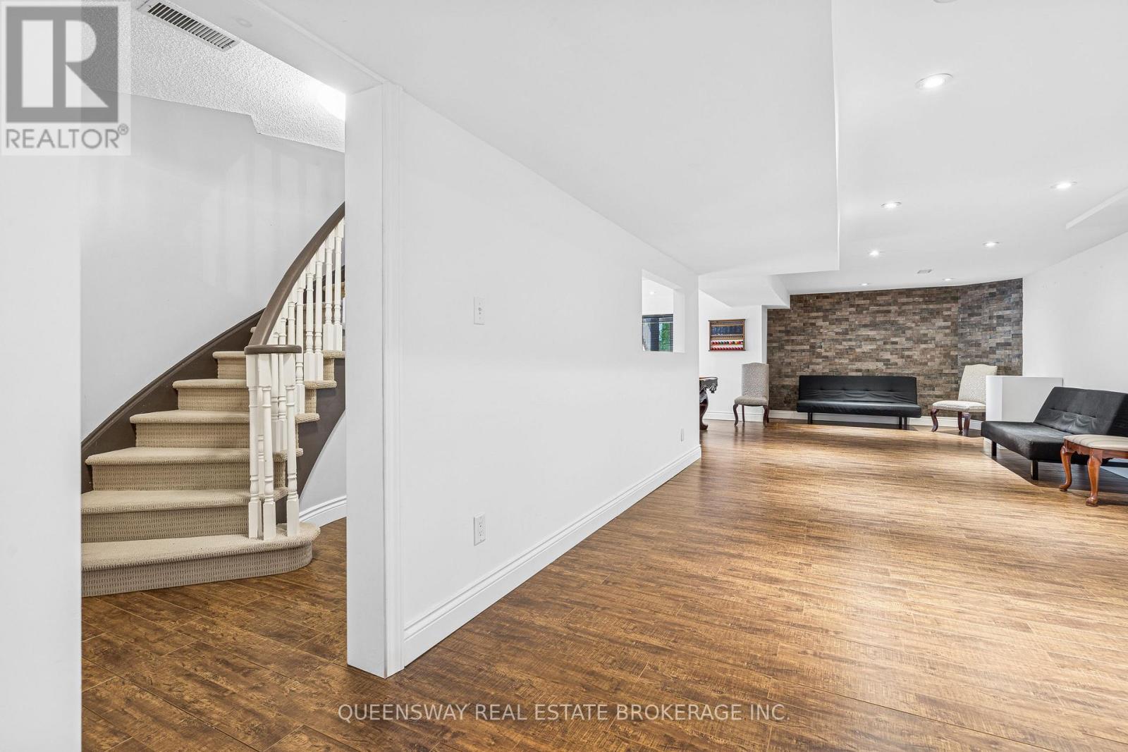 69 Cityview Circle, Barrie, Ontario  L4N 7V1 - Photo 36 - S12201283