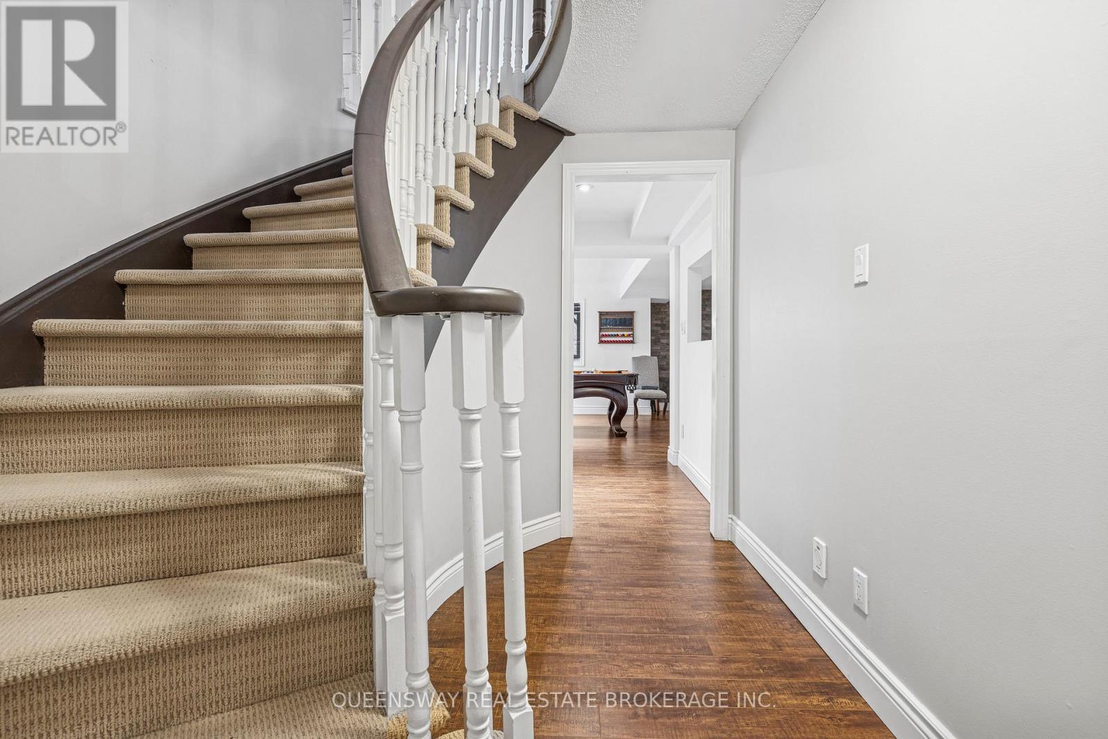 69 Cityview Circle, Barrie, Ontario  L4N 7V1 - Photo 4 - S12201283