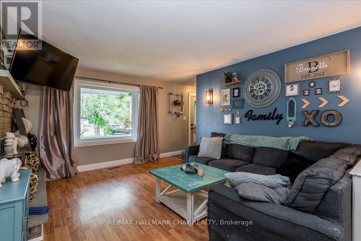 4049 Bayview Avenue, Ramara, Ontario  L3V 6H7 - Photo 3 - S12201303