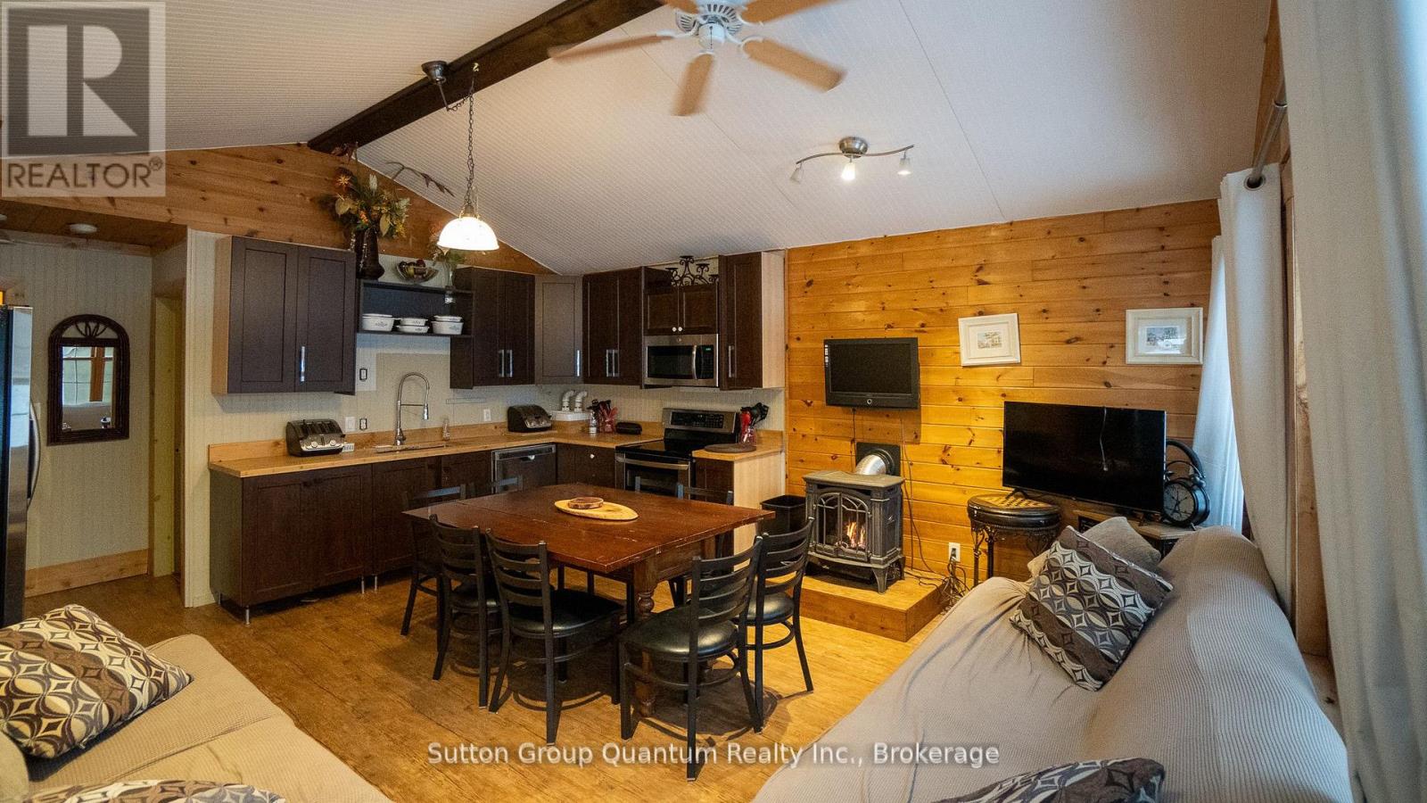 3 Woodland Lane, Magnetawan, Ontario  P0A 1P0 - Photo 25 - X12124055