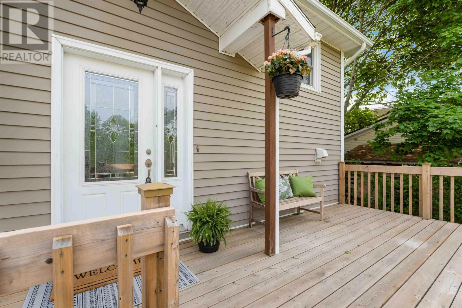 Property at 28 Cortland Crescent image 3