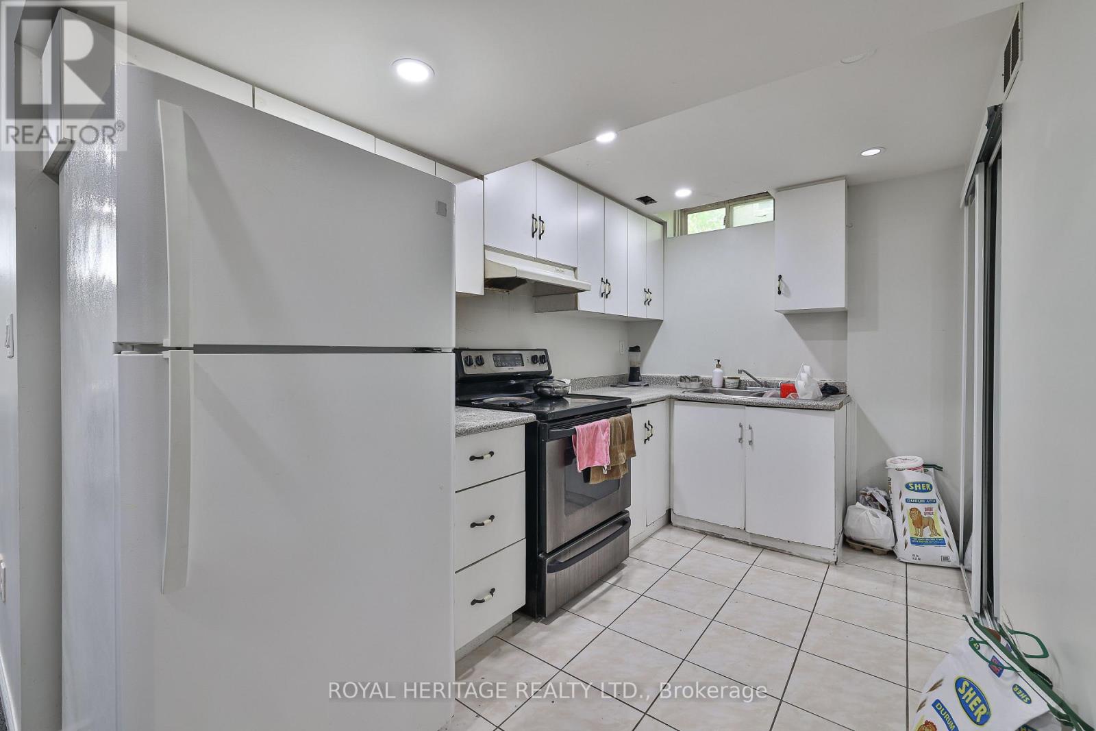 28 Nanport Street, Brampton (Westgate), Ontario  L6S 4A3 - Photo 22 - W12201266