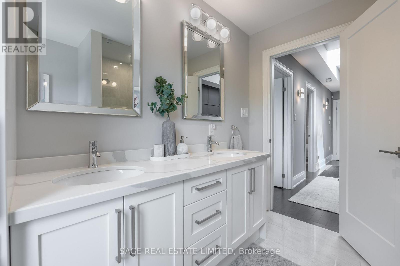 81b Seventeenth Street, Toronto, Ontario  M8V 3K5 - Photo 46 - W12201311