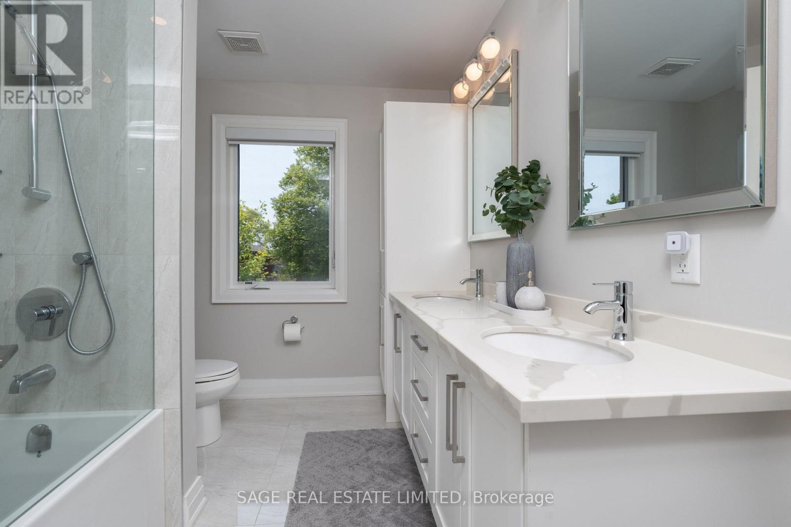 81b Seventeenth Street, Toronto, Ontario  M8V 3K5 - Photo 47 - W12201311