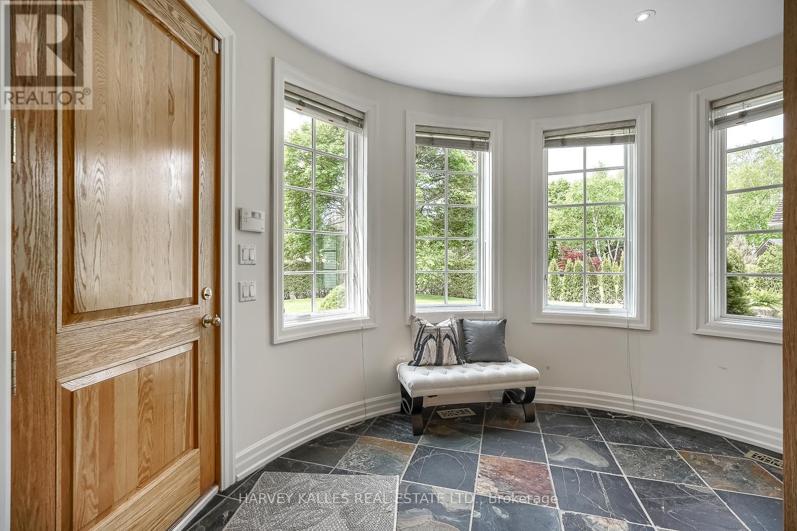 785 Glenleven Crescent, Mississauga, Ontario  L5H 1A9 - Photo 6 - W12195495