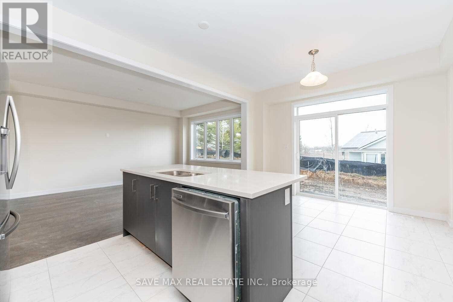 49 Sundin Drive, Haldimand, Ontario  N3W 0H3 - Photo 18 - X12201325