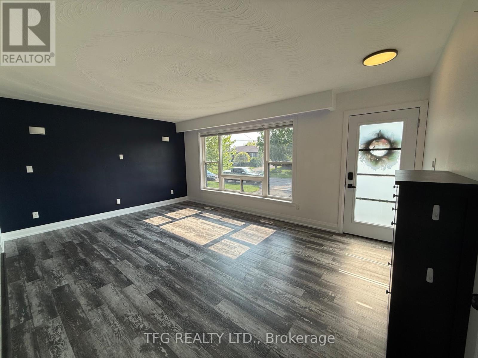 1439 Tremblay Street, Oshawa, Ontario  L1J 3X7 - Photo 4 - E12201413