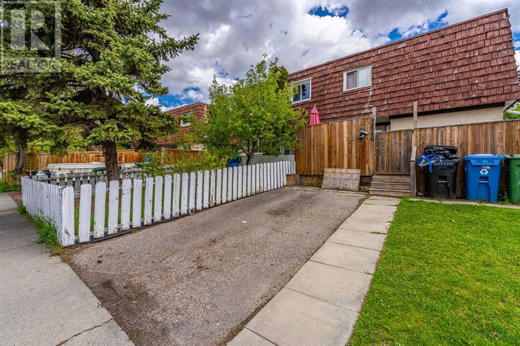 Property at 7646 24A Street SE image 3