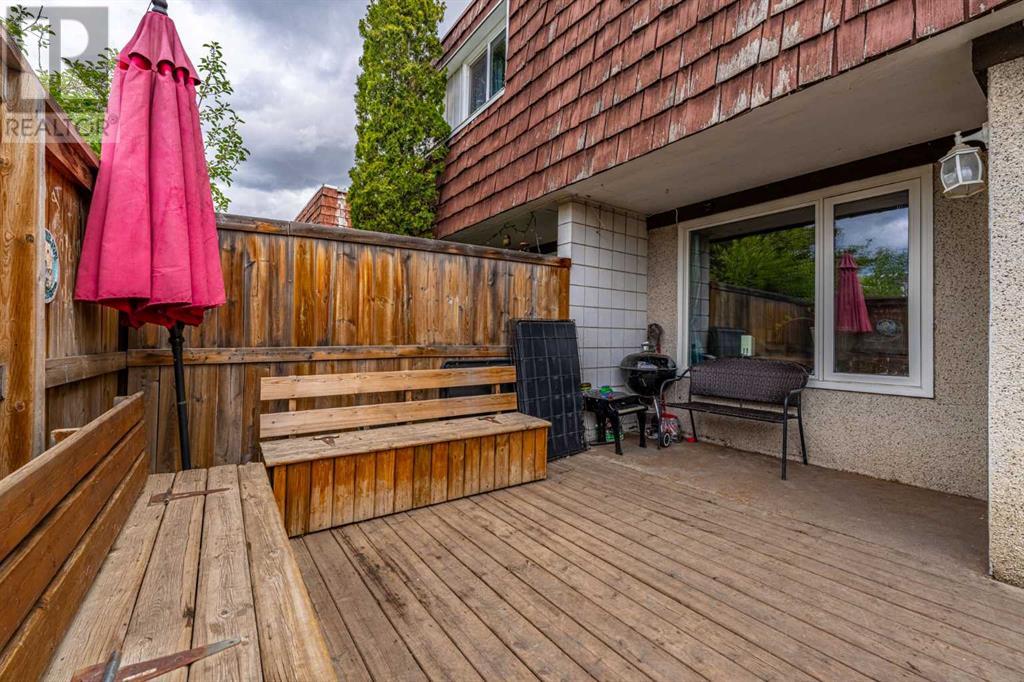 Property at 7646 24A Street SE image 4