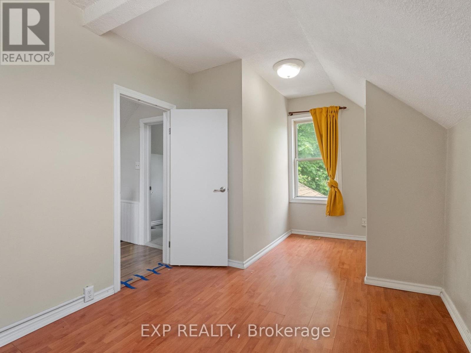 33 Fraser Avenue, Hamilton, Ontario  L8H 4G6 - Photo 13 - X12201370