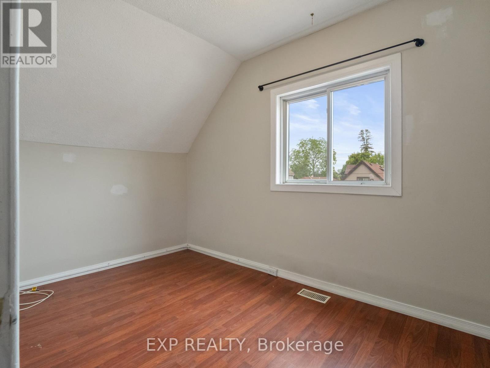33 Fraser Avenue, Hamilton, Ontario  L8H 4G6 - Photo 15 - X12201370