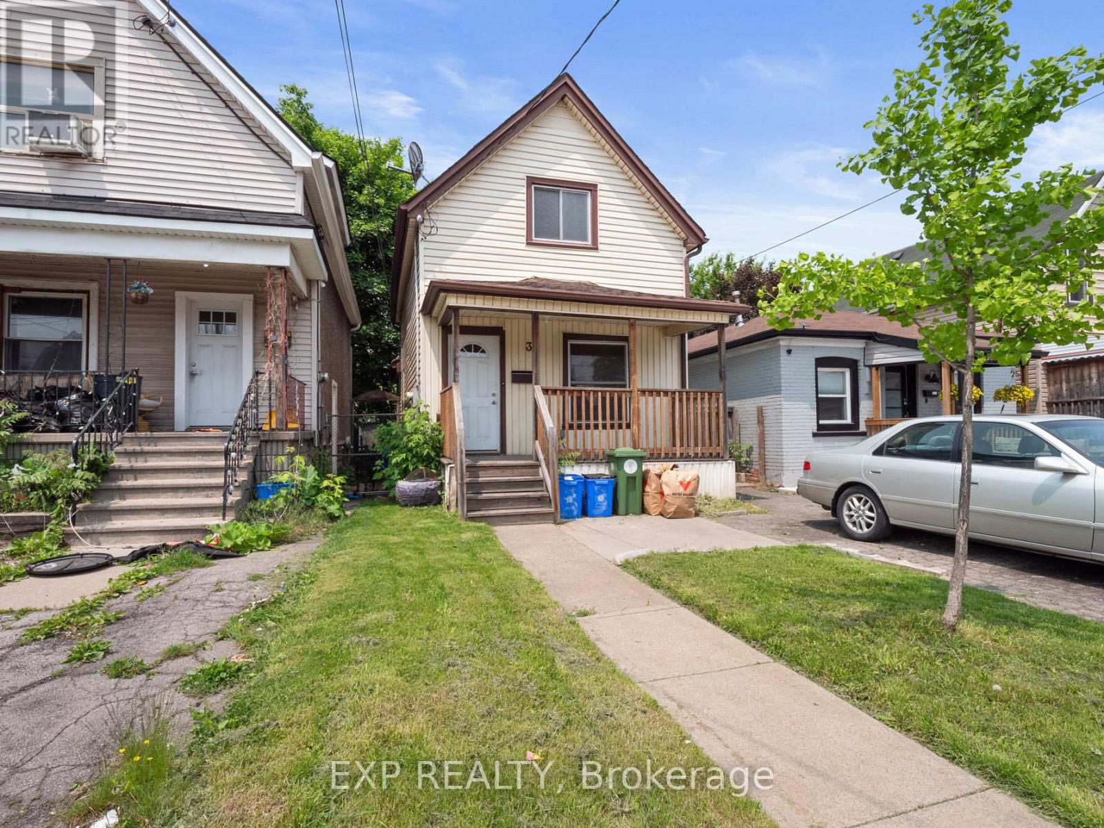 33 Fraser Avenue, Hamilton, Ontario  L8H 4G6 - Photo 2 - X12201370