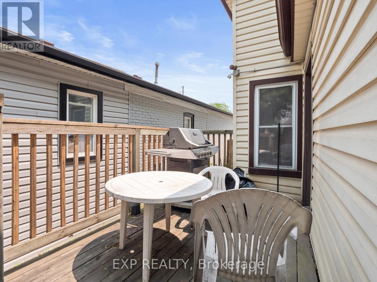 33 Fraser Avenue, Hamilton, Ontario  L8H 4G6 - Photo 22 - X12201370