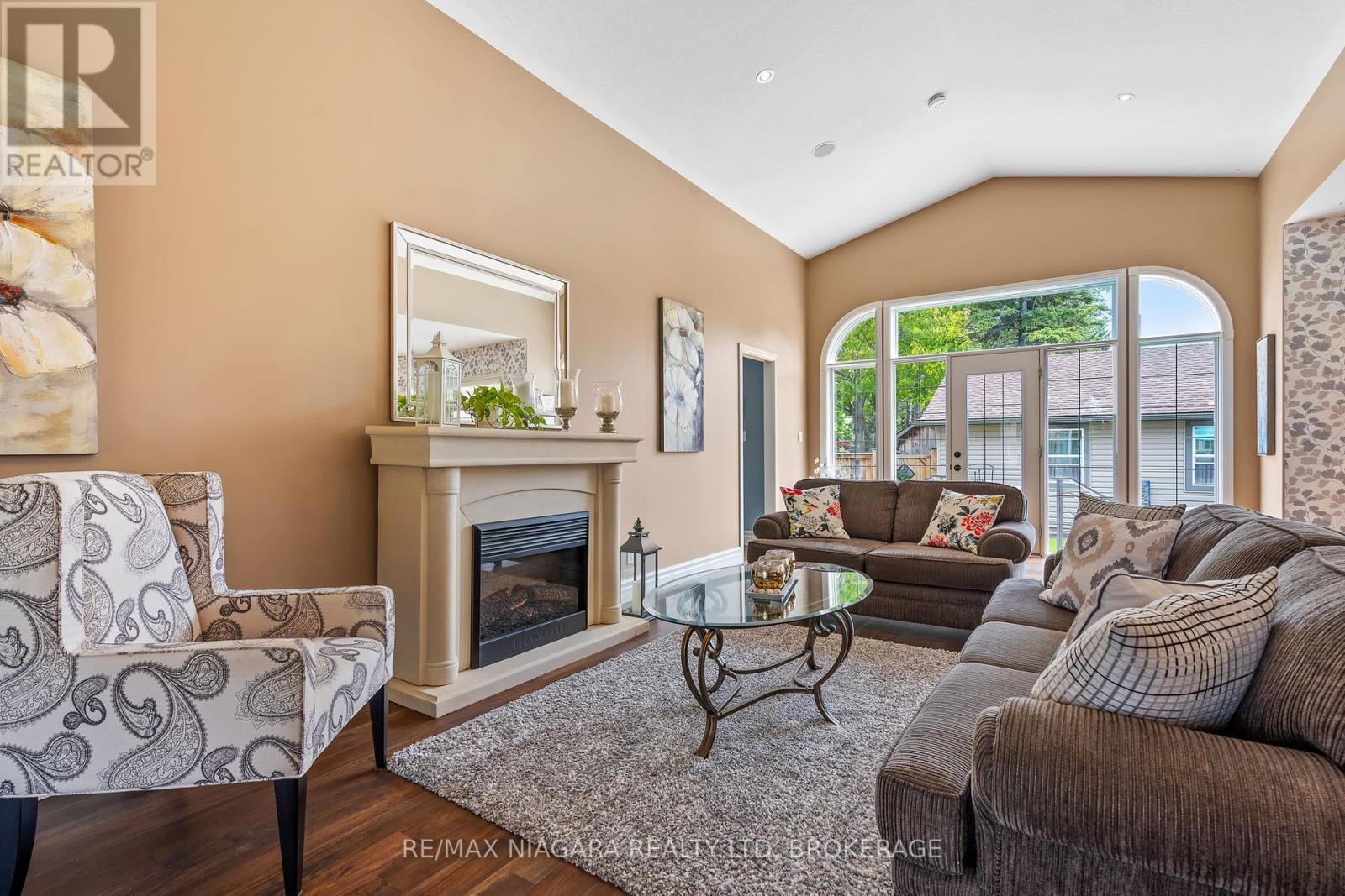 47 Rosemount Avenue, Port Colborne, Ontario  L3K 5P8 - Photo 10 - X12201410