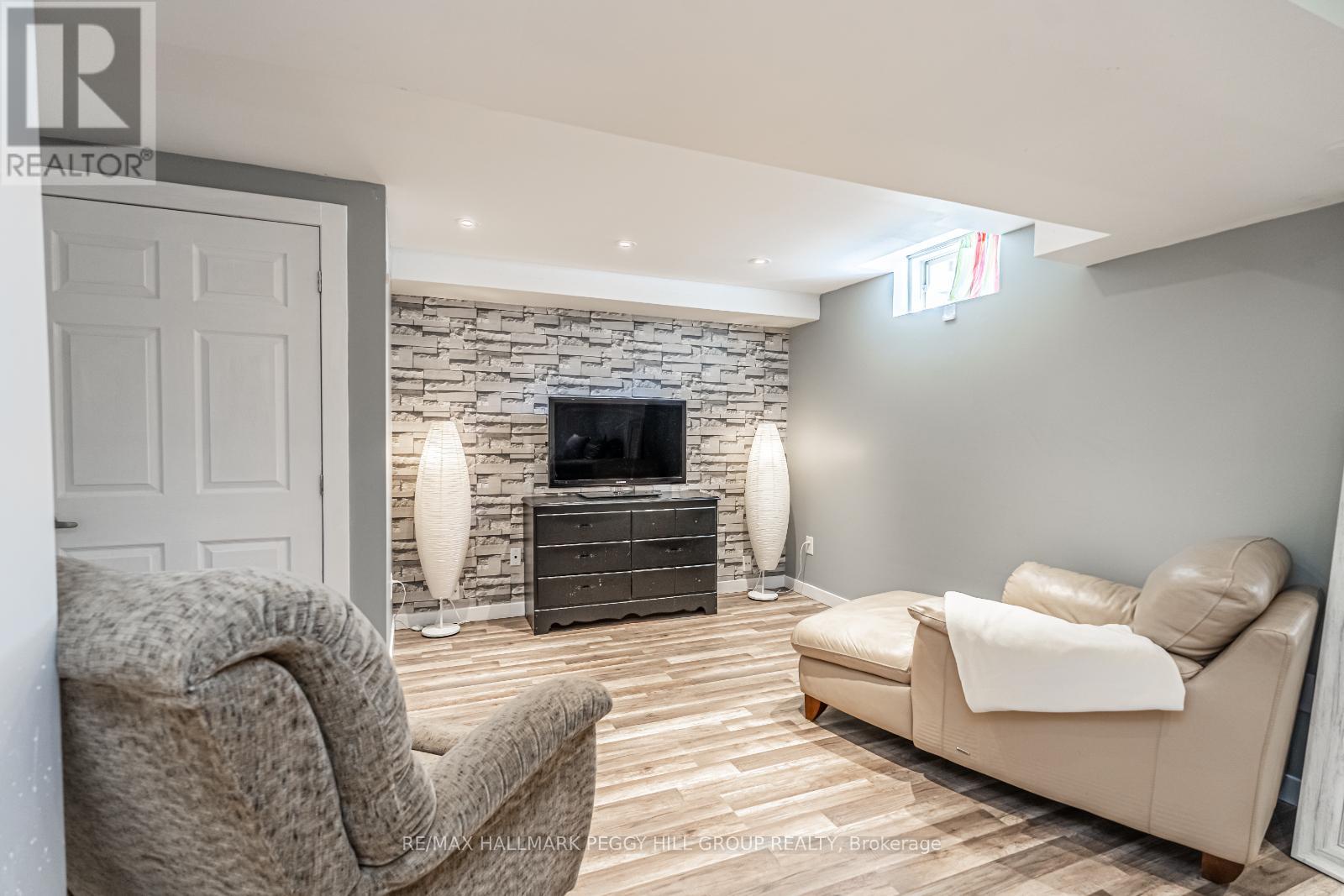 8 Rolling Hills Lane, Caledon, Ontario  L7E 1T9 - Photo 13 - W12113134