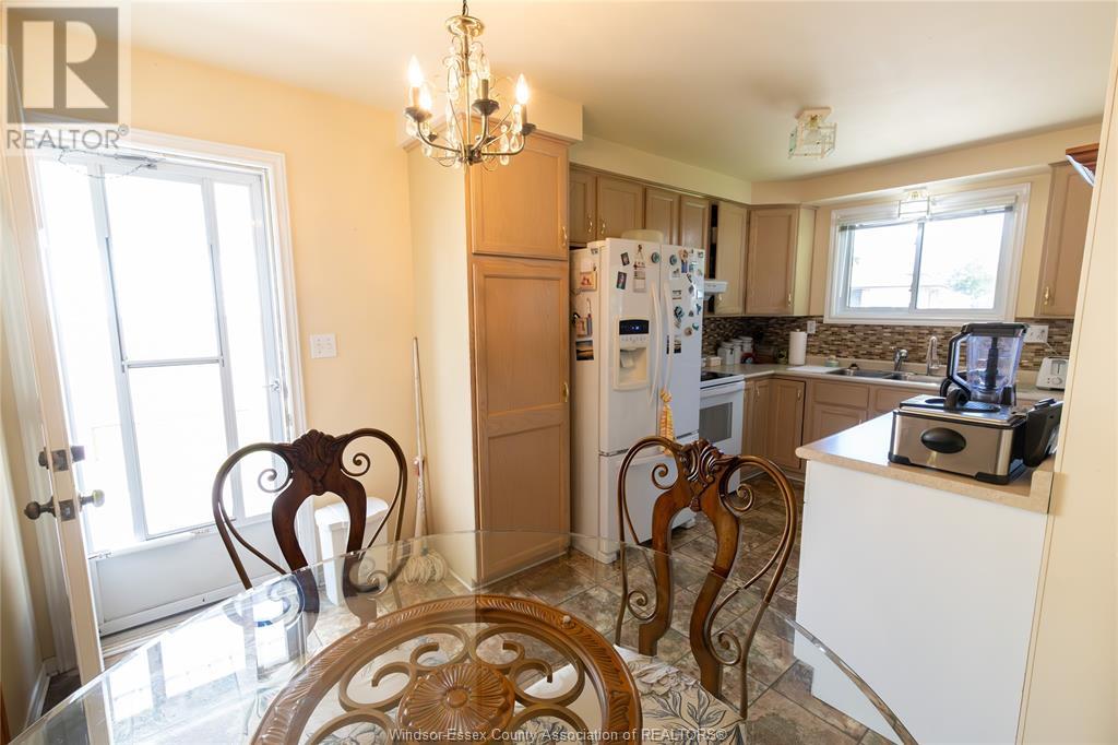 3526 Hemlock Road, Windsor, Ontario  N8R 1Z9 - Photo 8 - 25014309