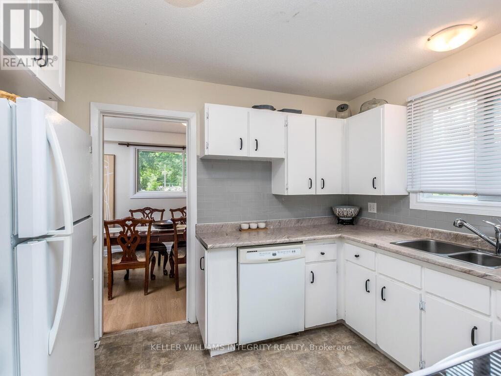 126 Mcclelland Road, Ottawa, Ontario  K2H 5V9 - Photo 14 - X12201348