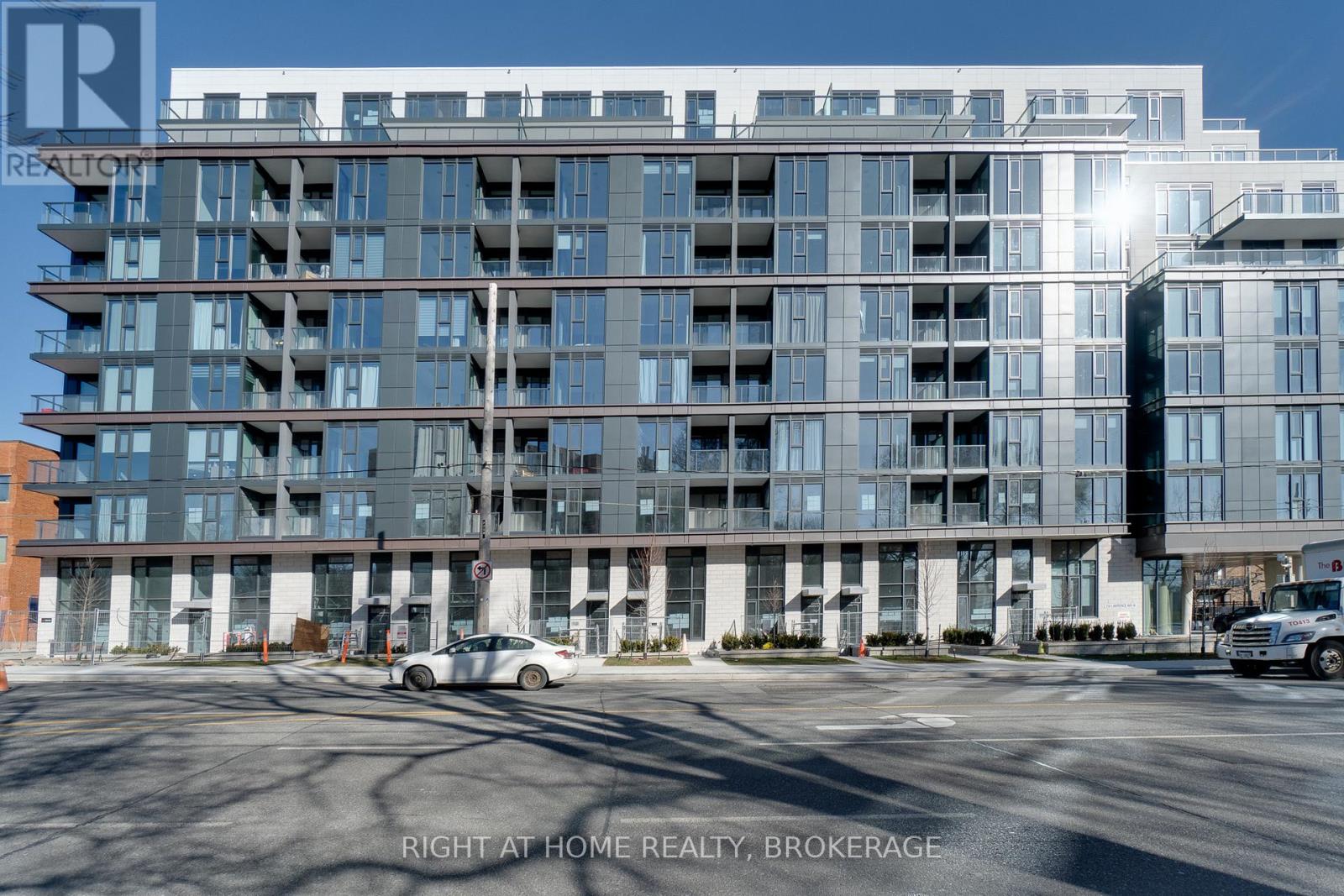 724 - 250 LAWRENCE AVENUE W, Toronto, Ontario