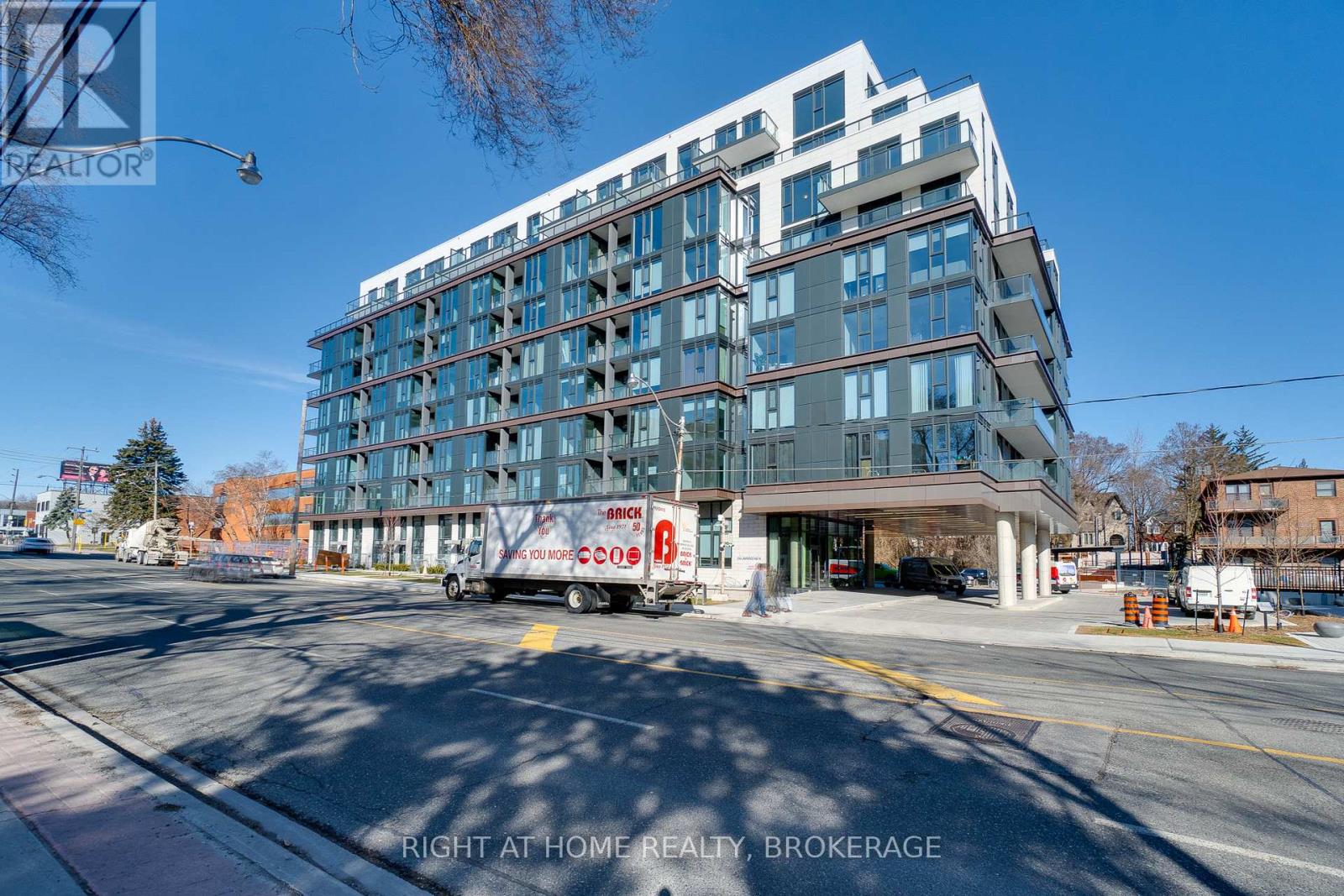 724 - 250 LAWRENCE AVENUE W, Toronto, Ontario