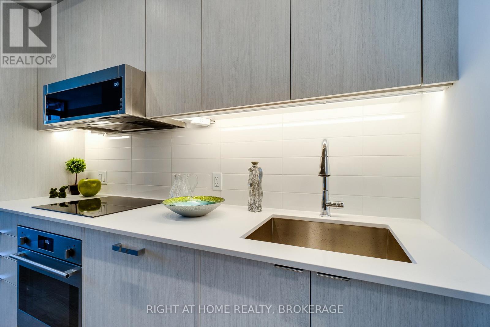 724 - 250 Lawrence Avenue W, Toronto (Lawrence Park North), Ontario  M5M 1B1 - Photo 11 - C12201394