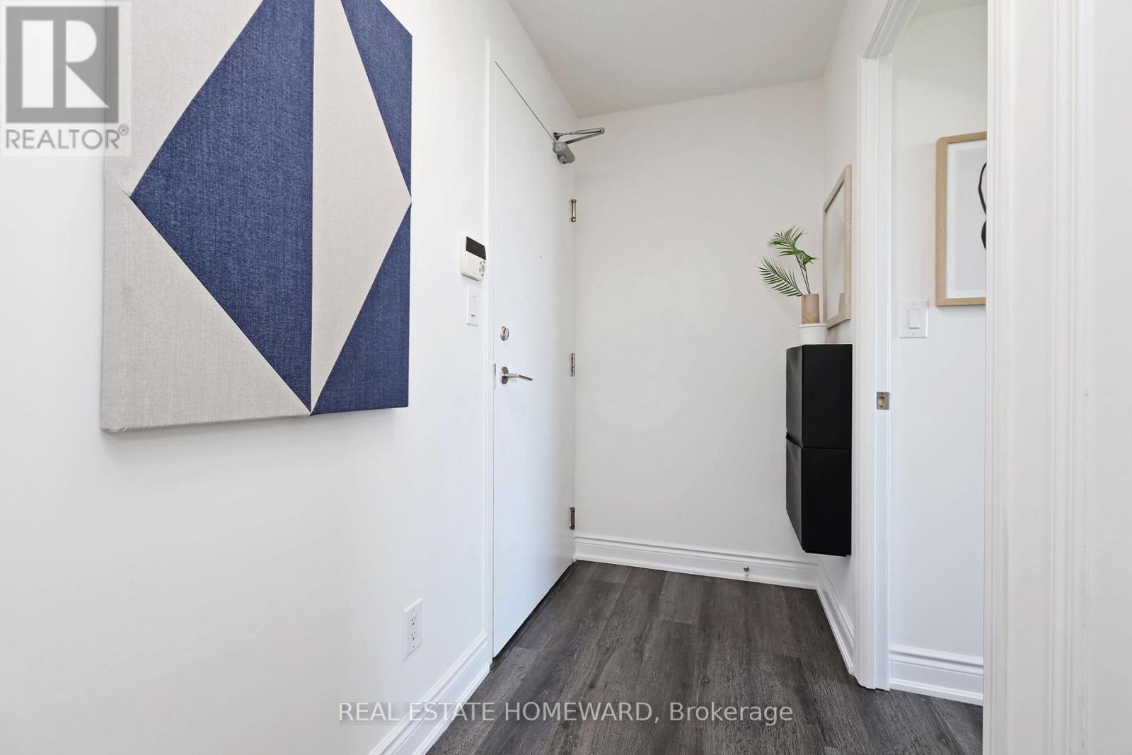 #608 - 120 Dallimore Circle, Toronto, Ontario  M3C 4J1 - Photo 5 - C12201396
