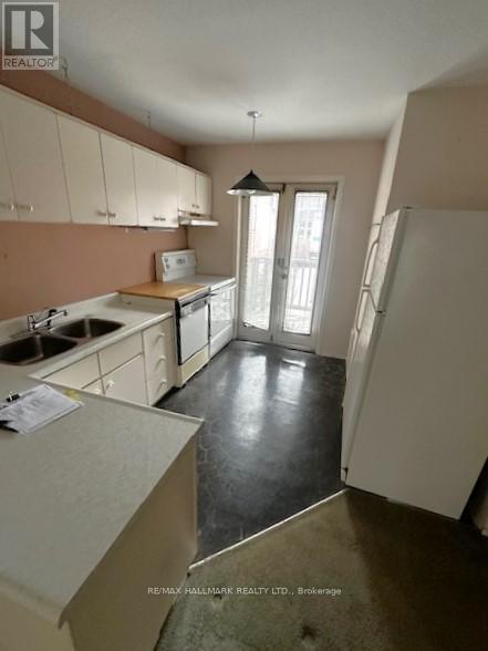 5 Bowmore Road, Toronto (Woodbine Corridor), Ontario  M4L 3H6 - Photo 9 - E12201346