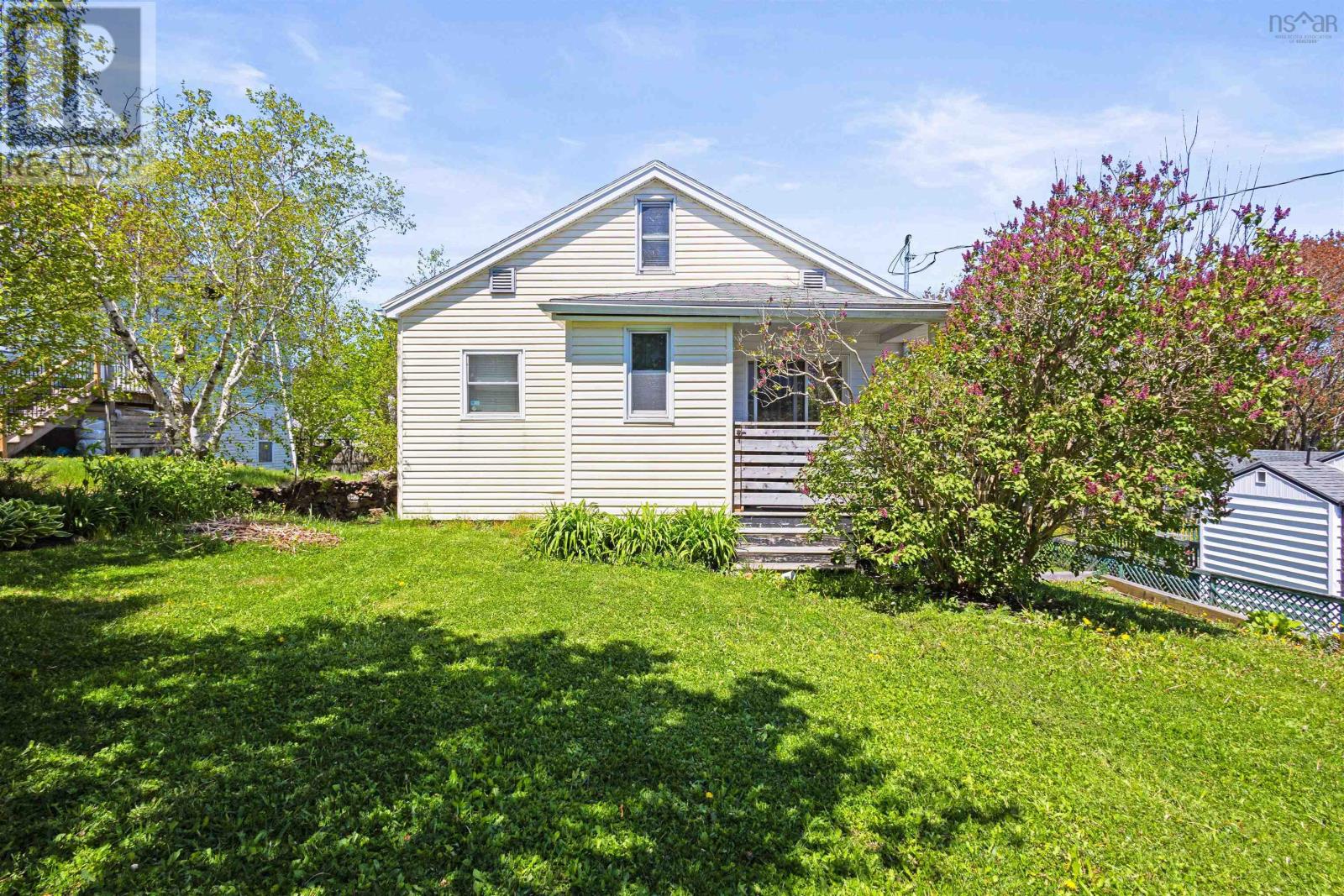 Property at 113 Rosedale Avenue image 1