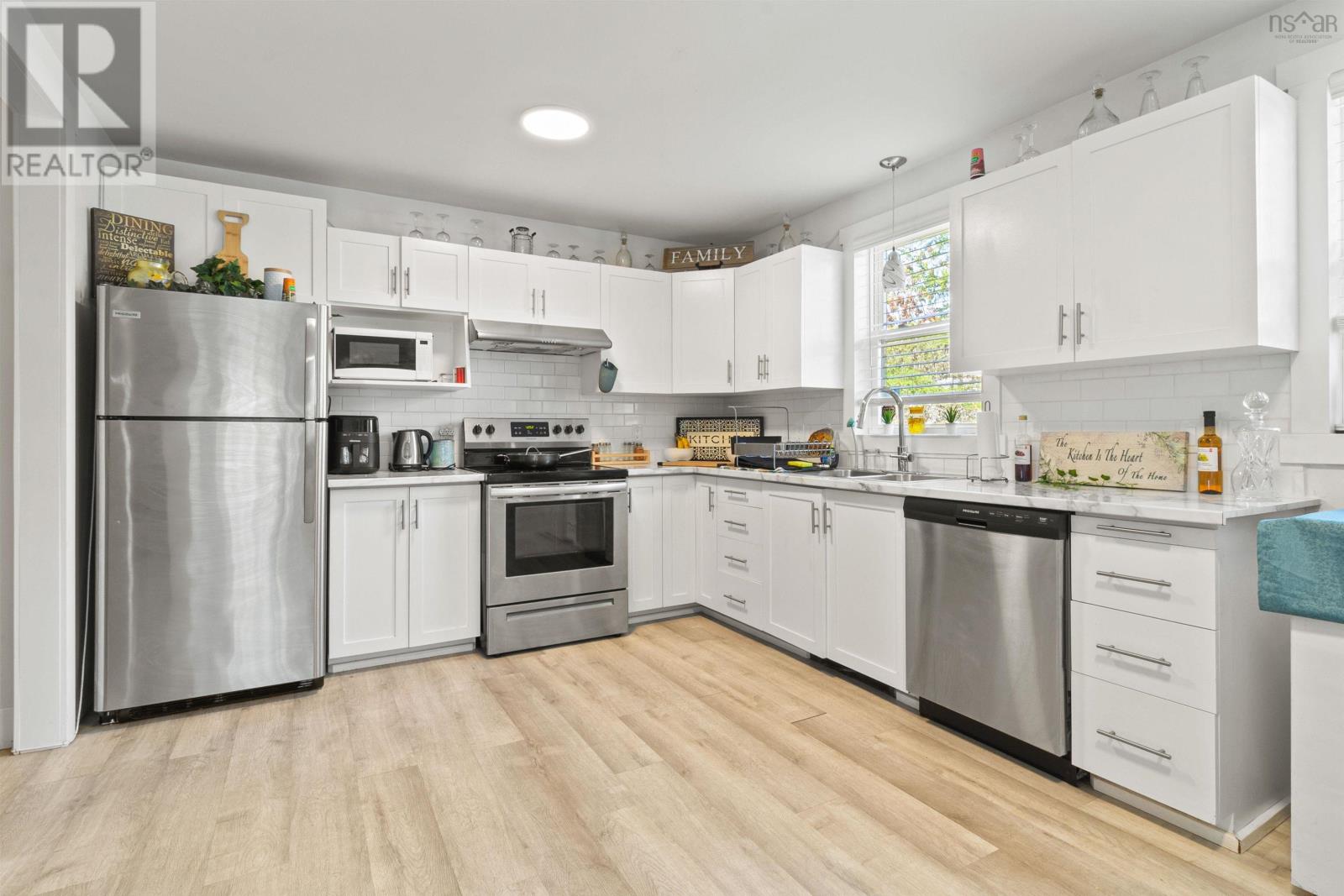 Property at 113 Rosedale Avenue image 2